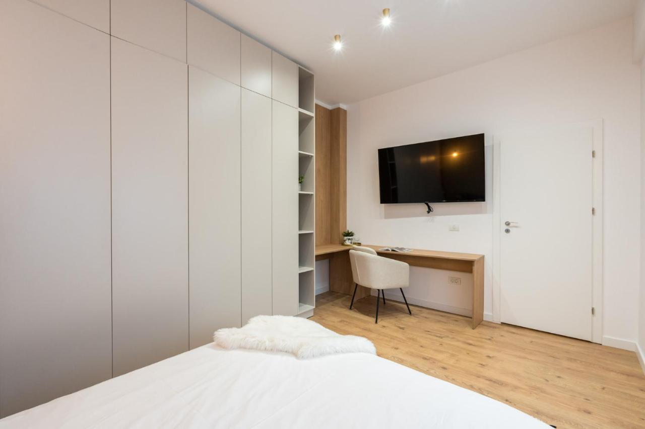 Crystal 3Bdr Apartment In Center Bucureşti Exterior foto