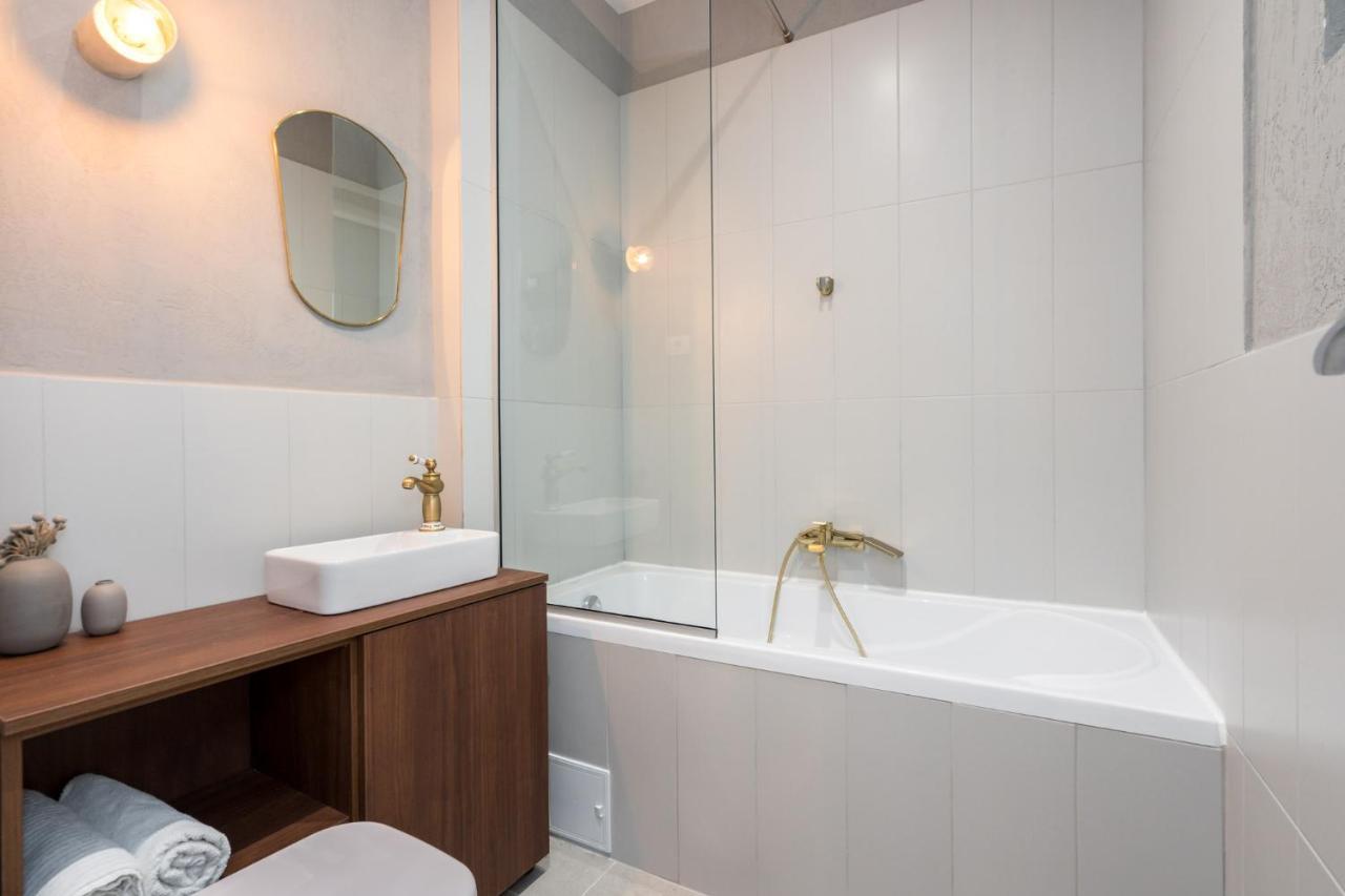 Crystal 3Bdr Apartment In Center Bucureşti Exterior foto