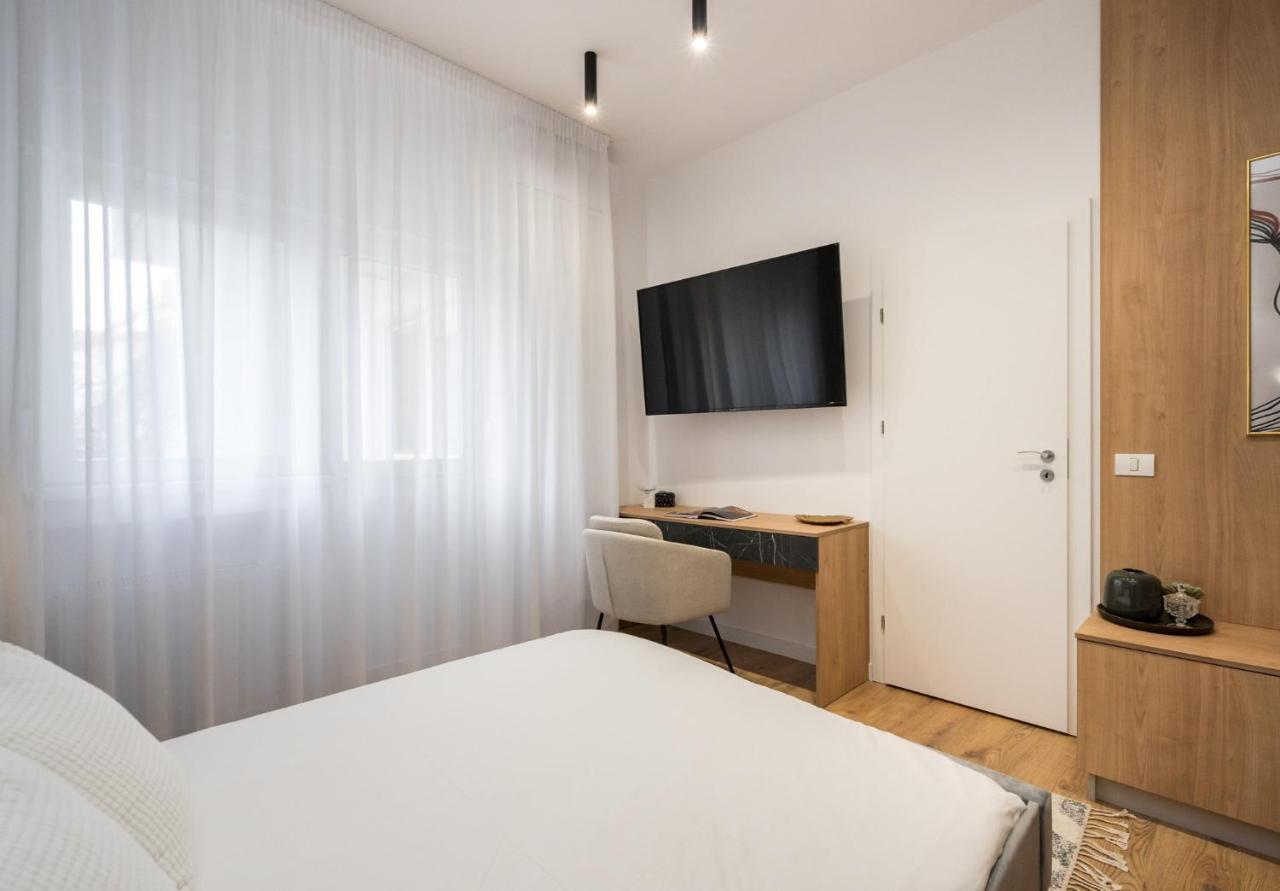 Crystal 3Bdr Apartment In Center Bucureşti Exterior foto