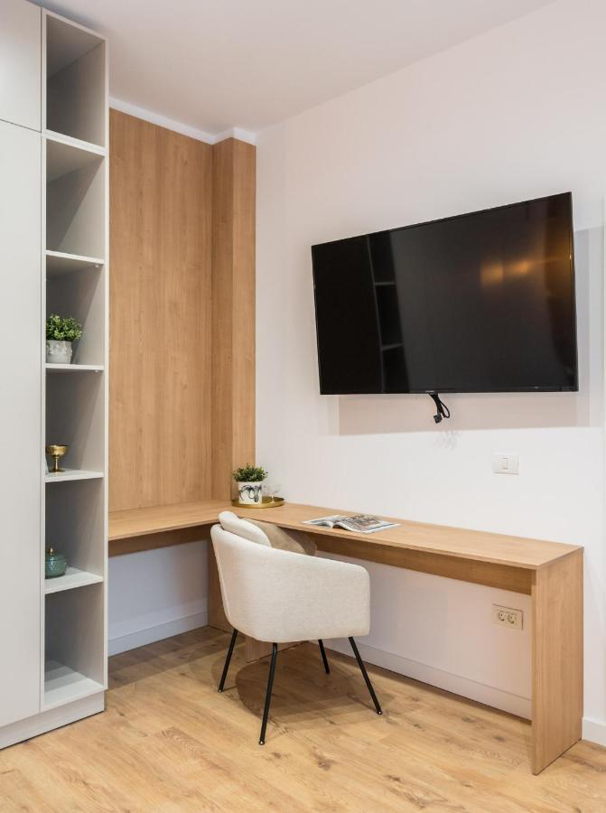 Crystal 3Bdr Apartment In Center Bucureşti Exterior foto